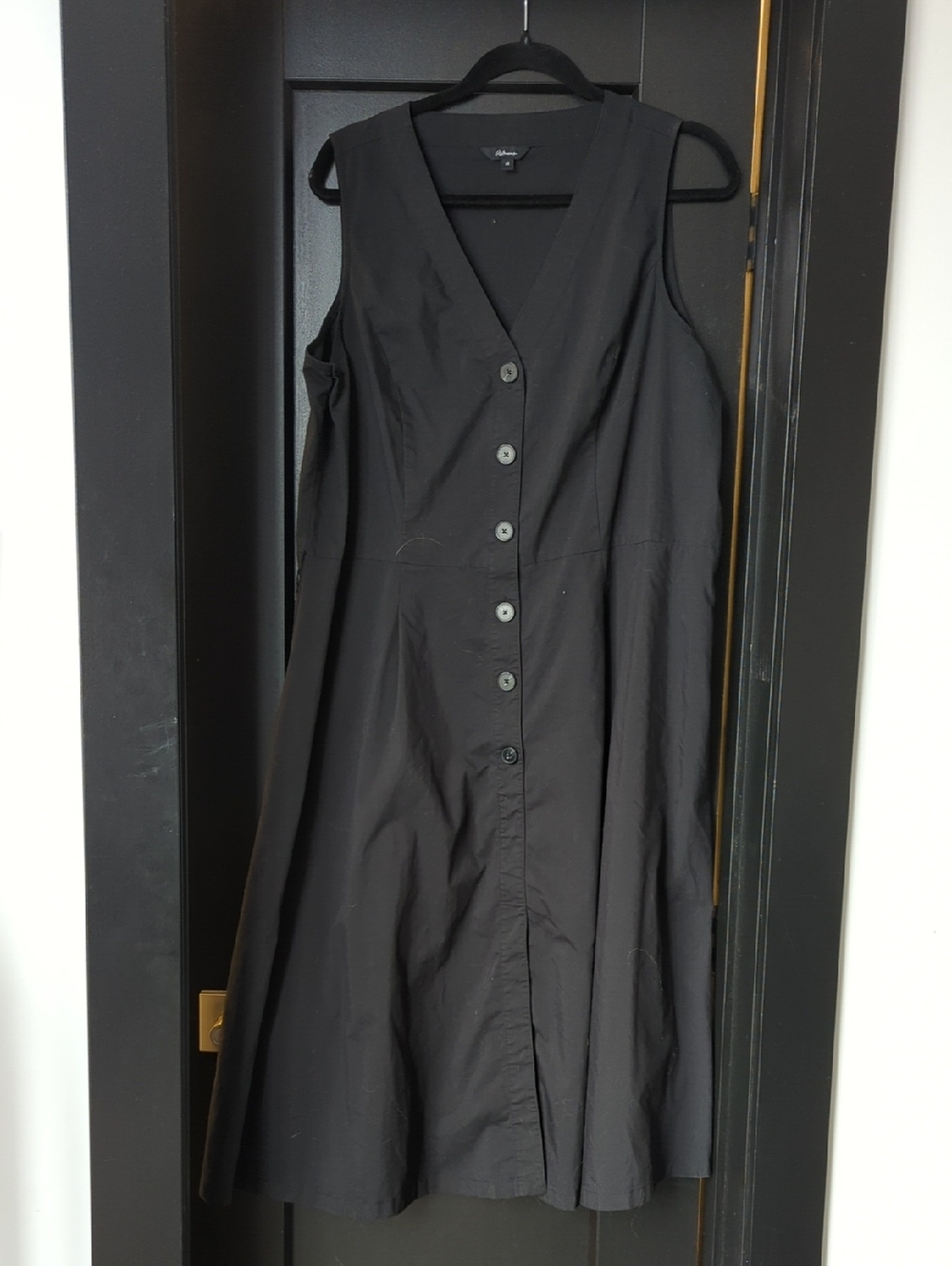 Reitmans Black Sleeveless Button-Front Midi Dress